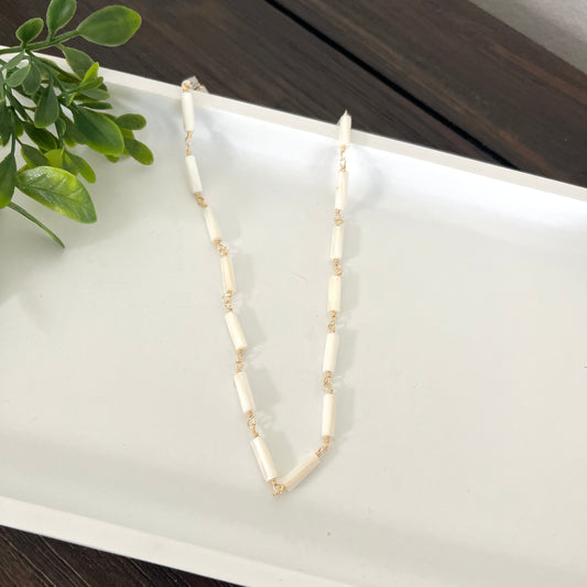 Collar shell blanco alambrado