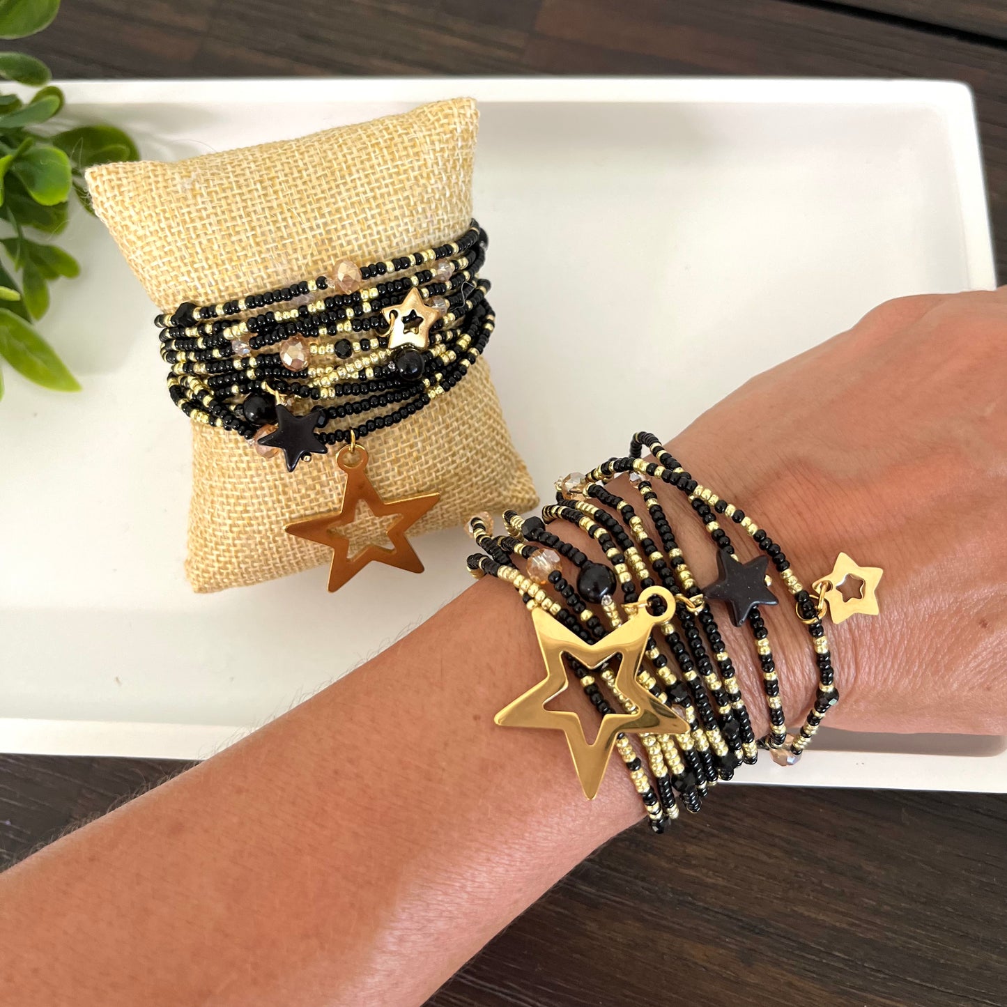 Pulsera negra elástica