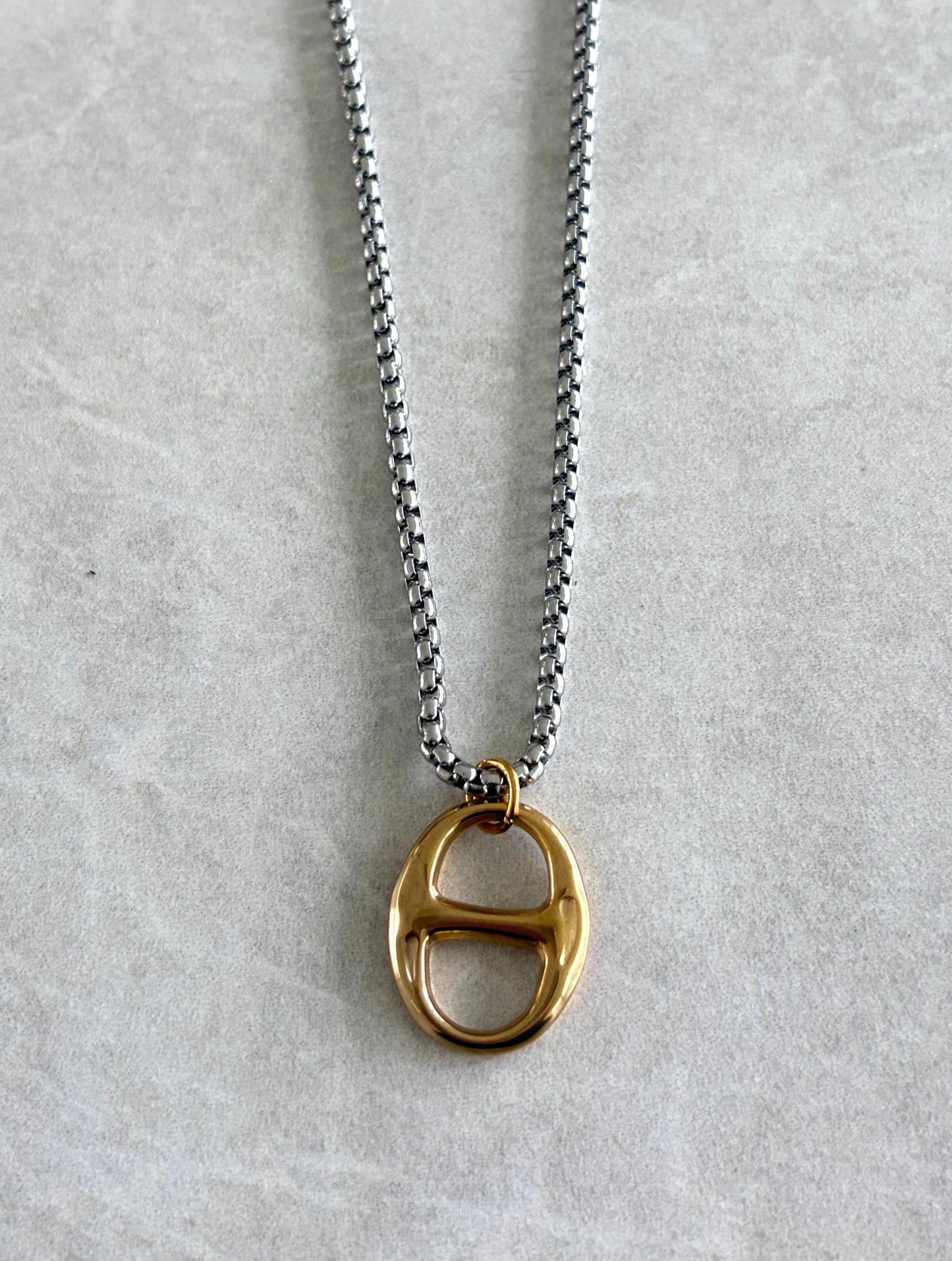 Cadena Soda Tap mediana