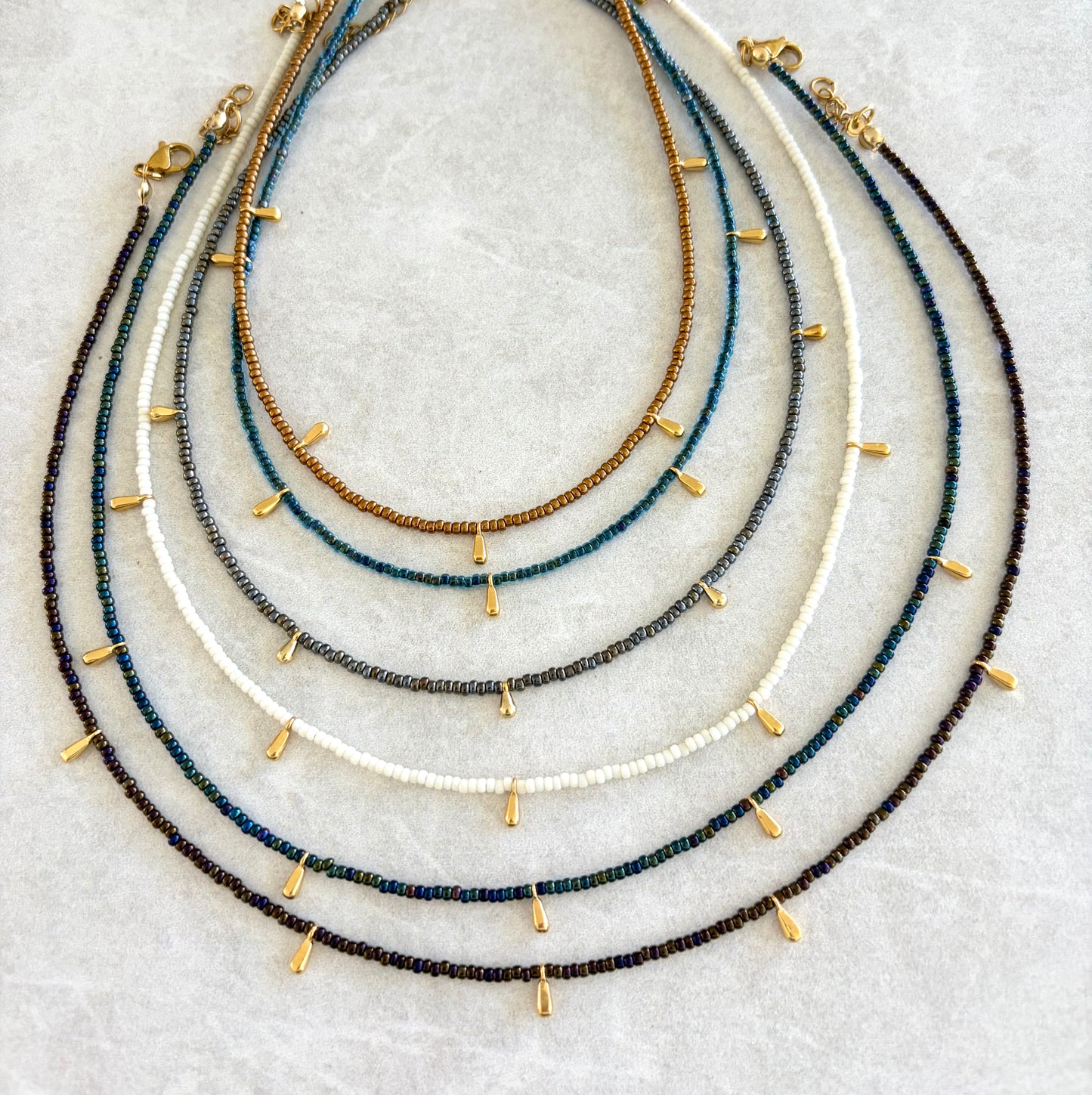 Chokers metálicos con gotas en acero