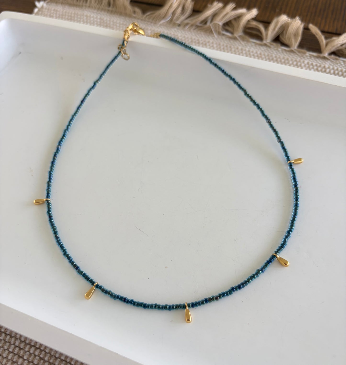 Chokers metálicos con gotas en acero