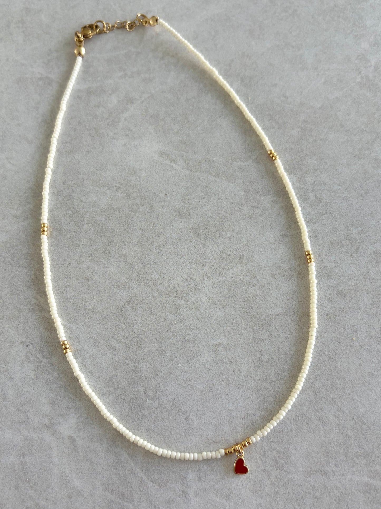 Choker en seed blanco