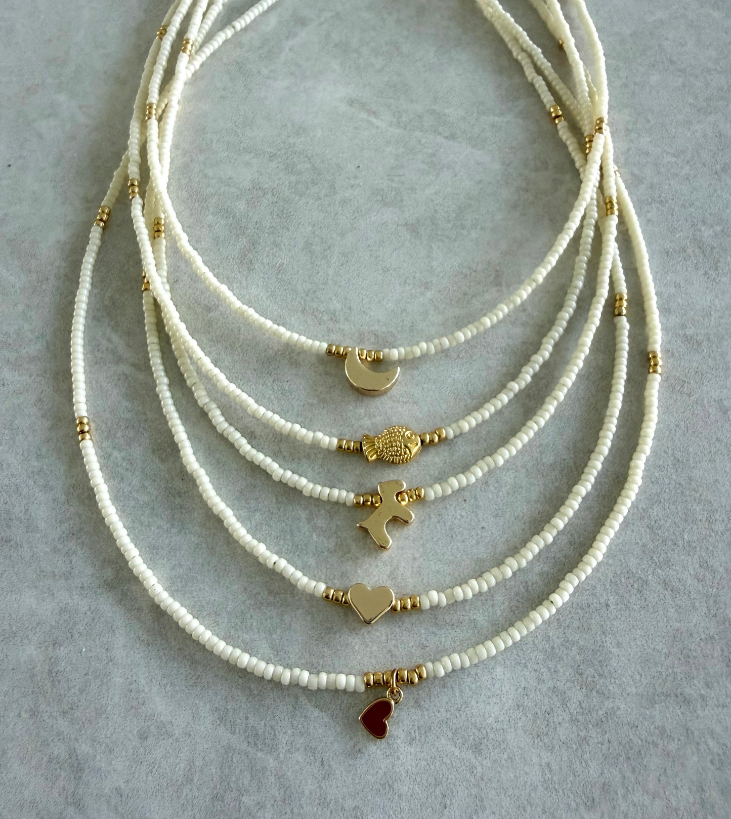 Choker en seed blanco