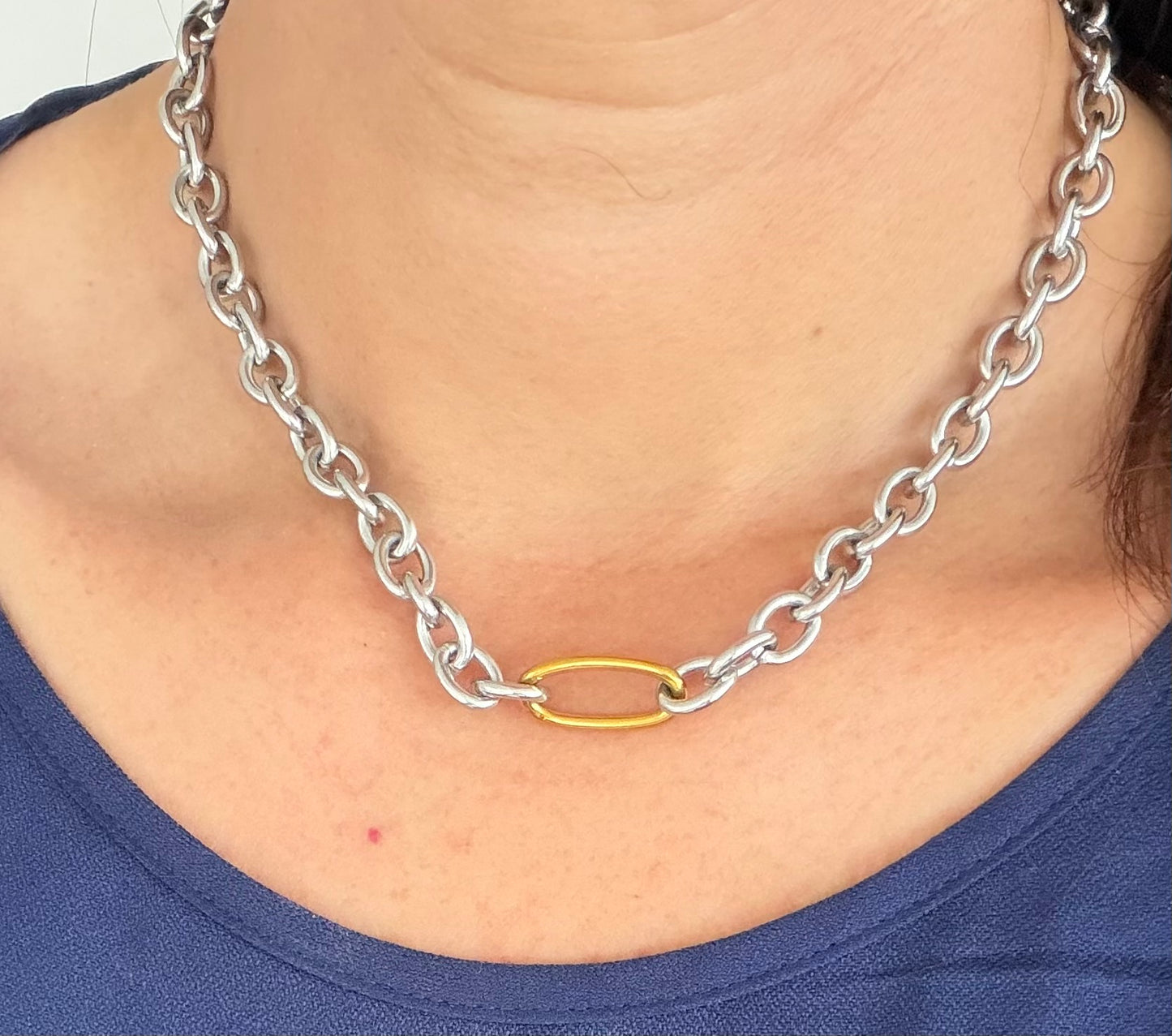 Cadena con paper clip al frente