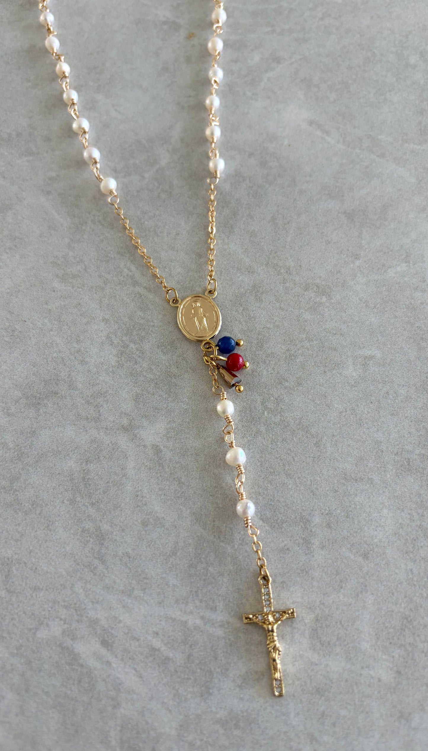 Rosario lariat y cadena en perla
