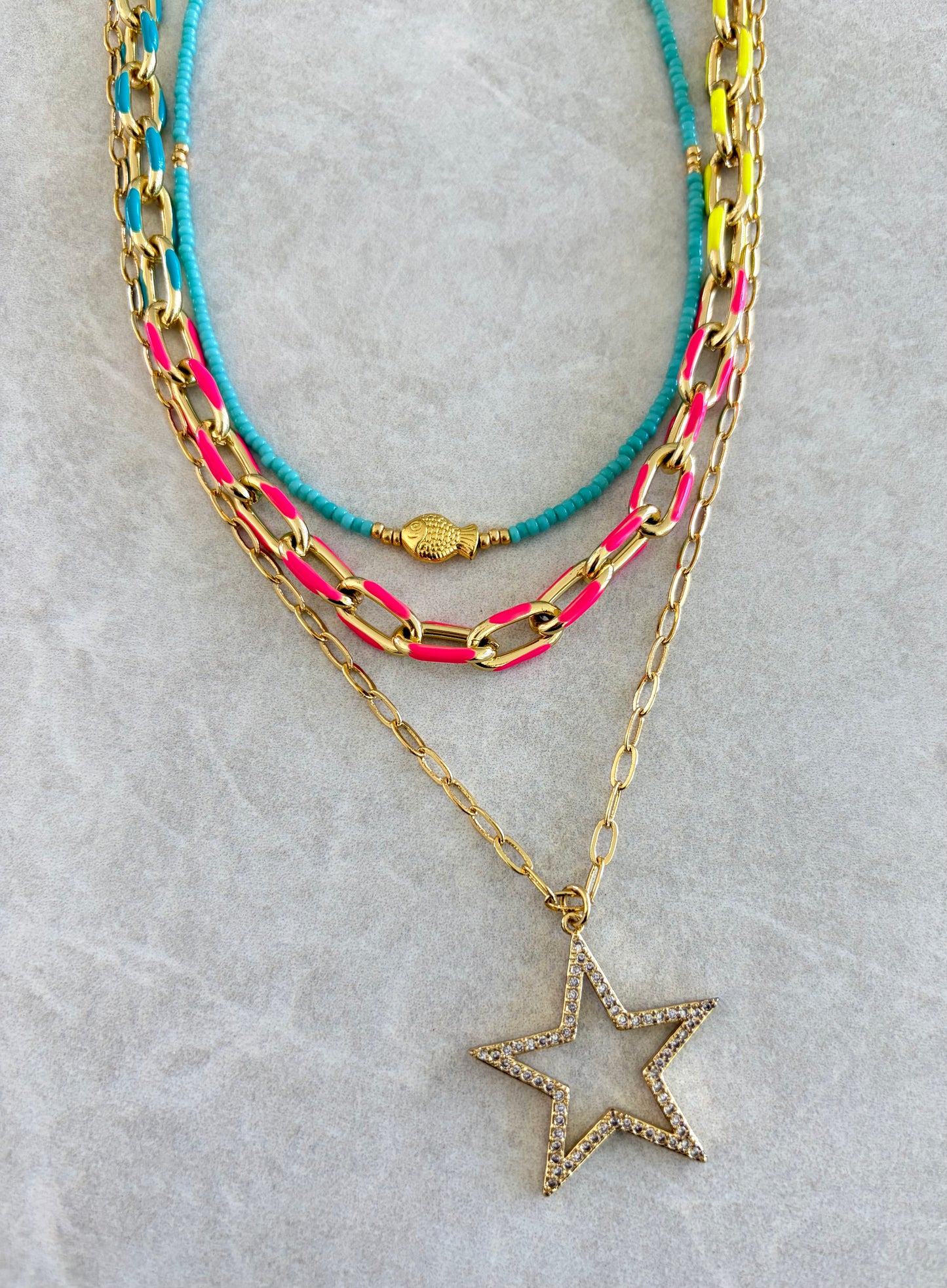 Choker azul y pez dorado