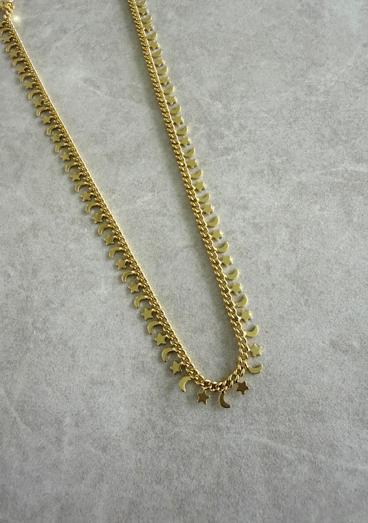 Cadena estrellas y lunas