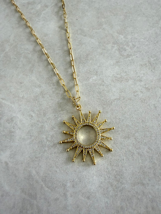 Cadena Sol Radiante en Dorado