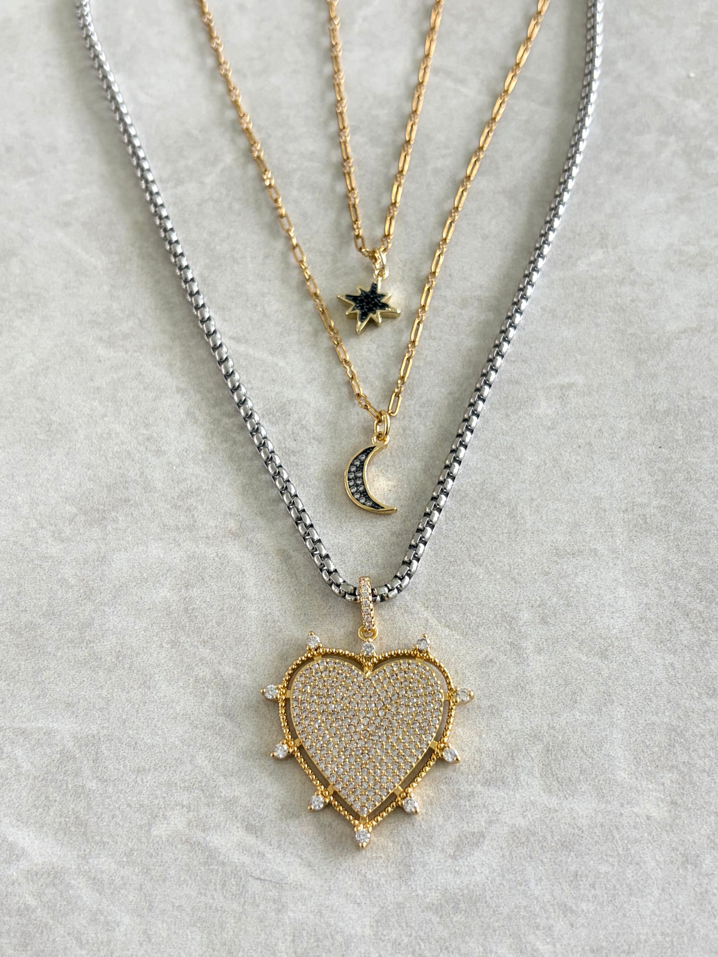 Cadena con estrella en rhinestone plateada