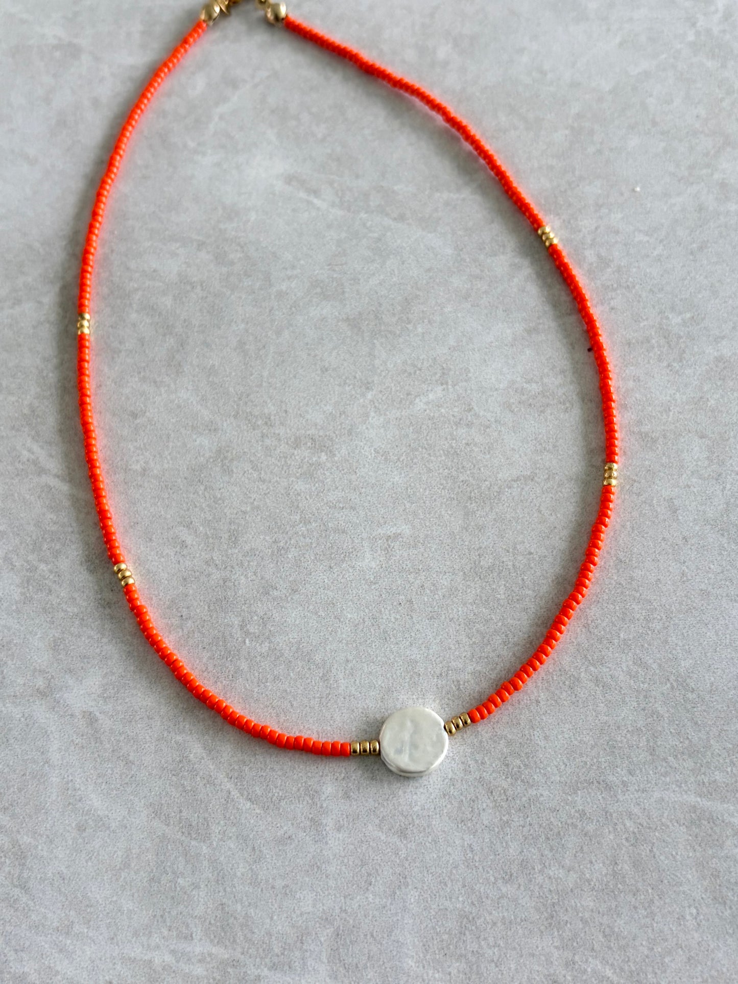 Choker seed bead y perla chata