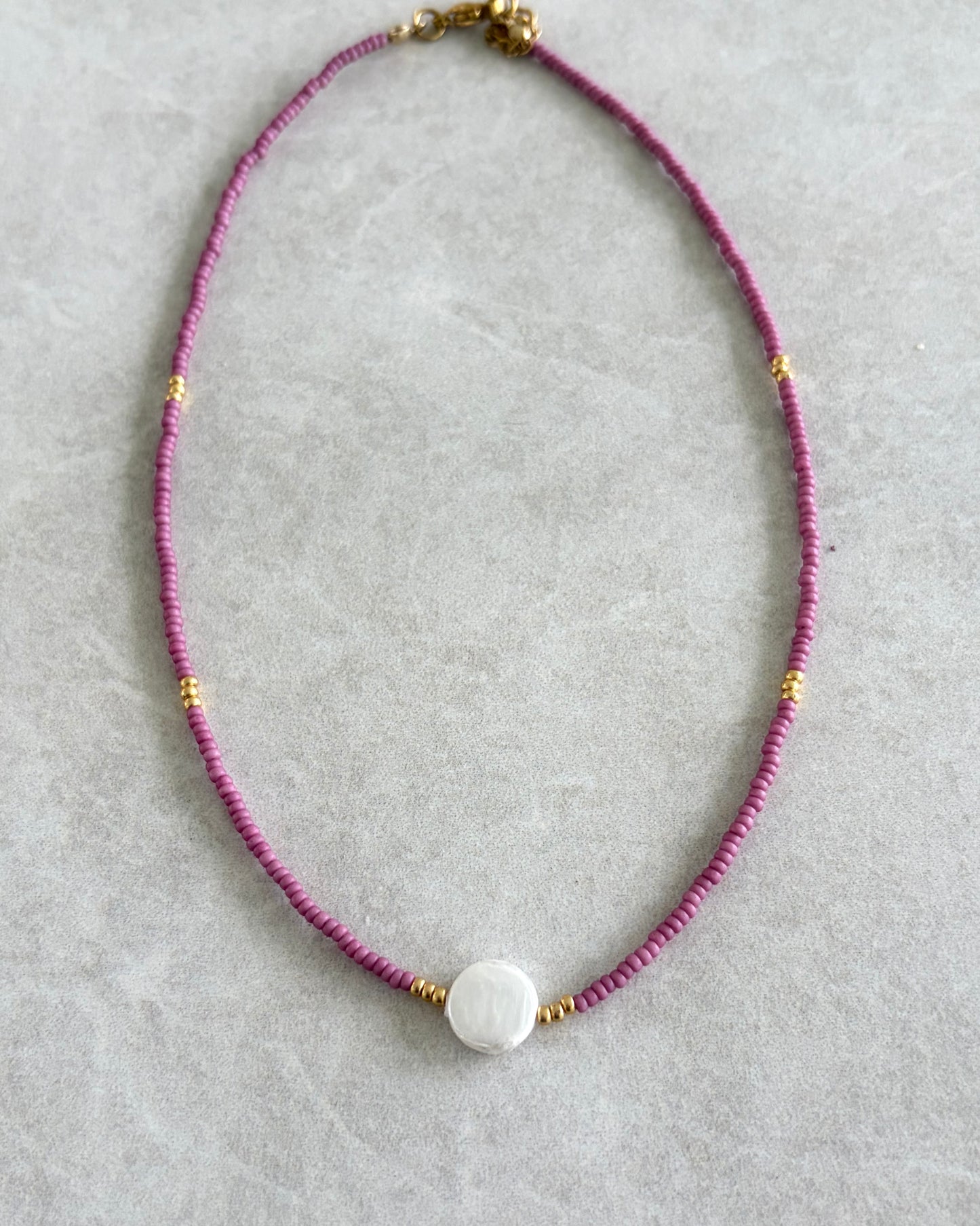 Choker seed bead y perla chata