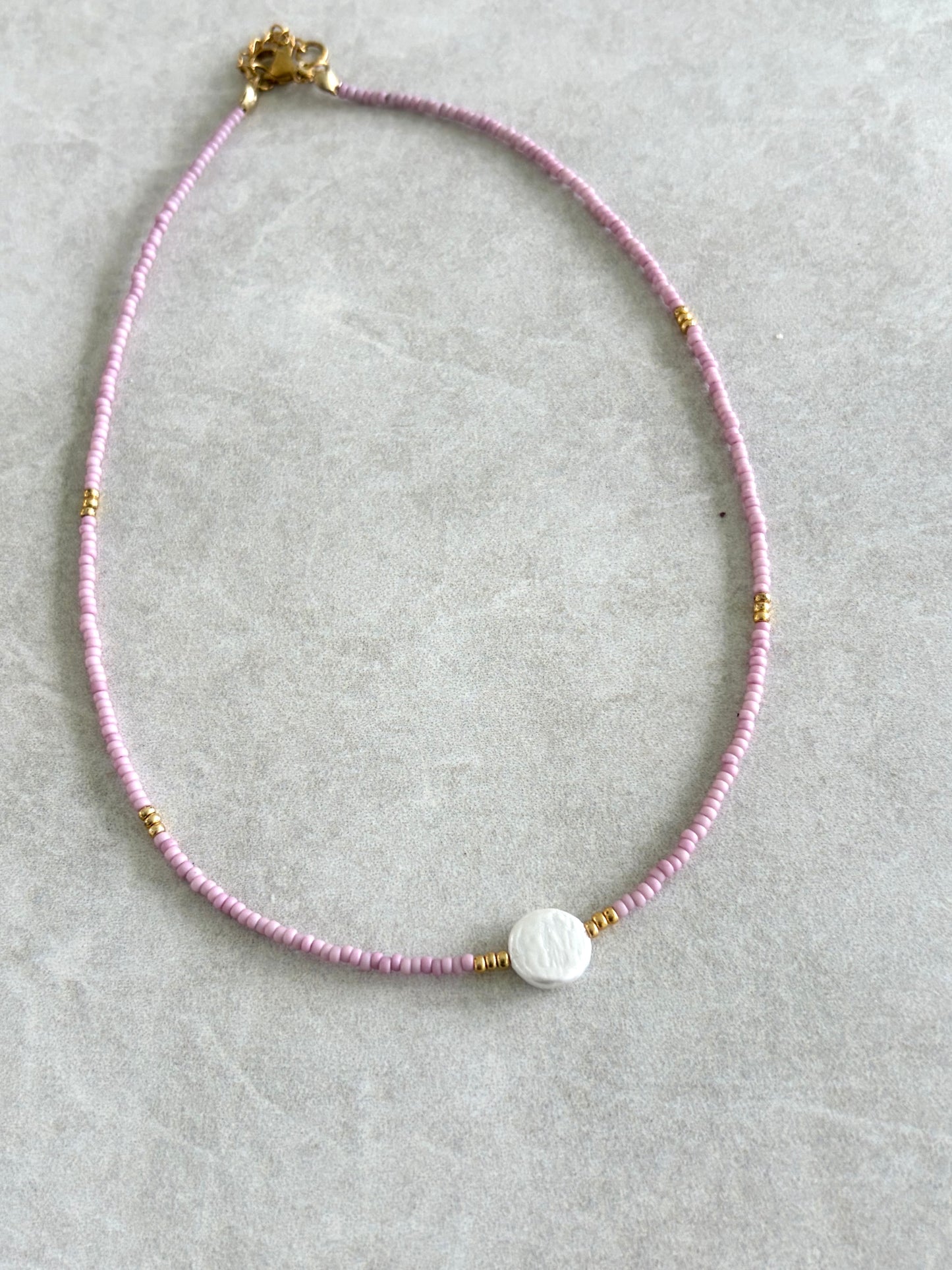 Choker seed bead y perla chata