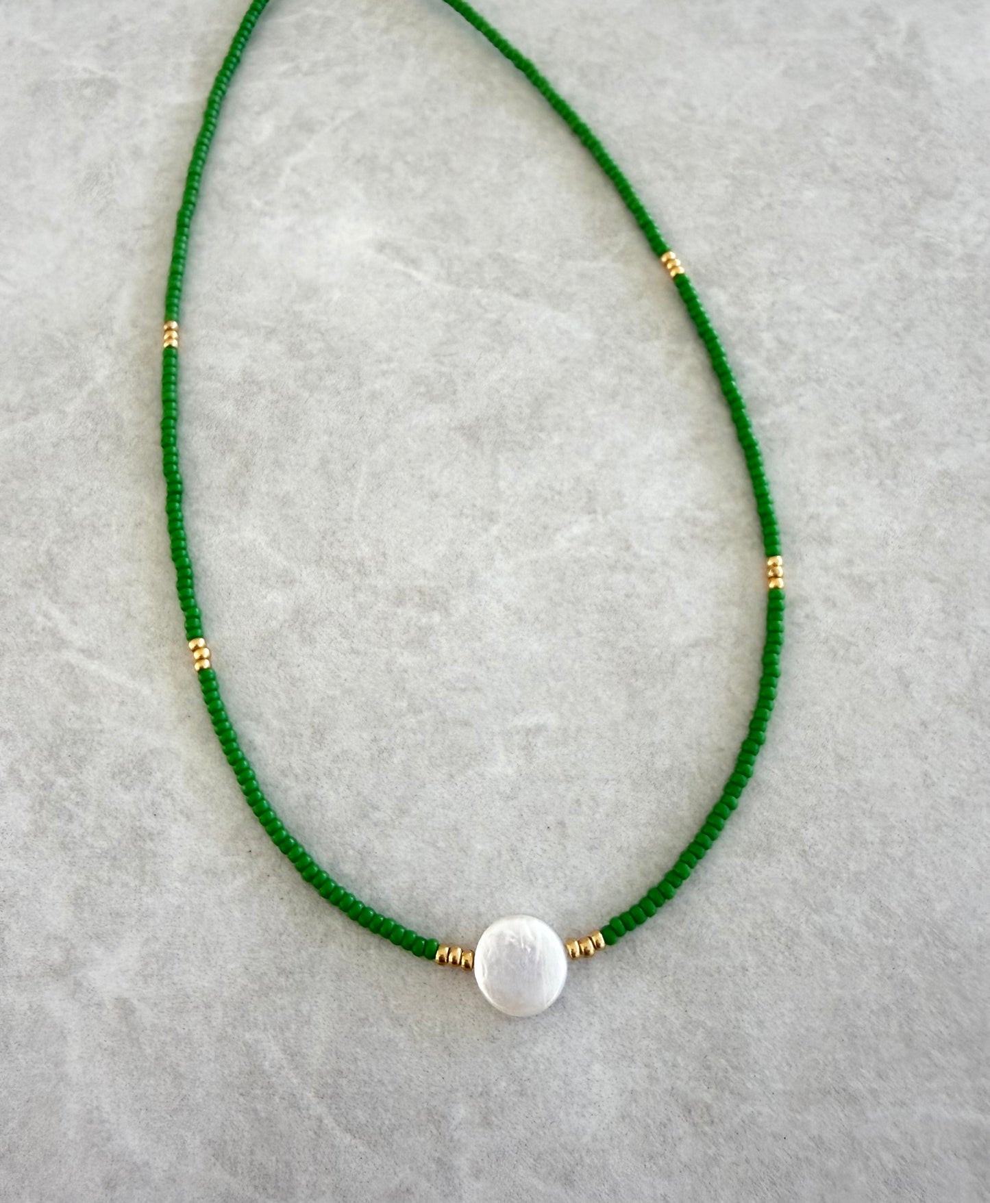 Choker seed bead y perla chata