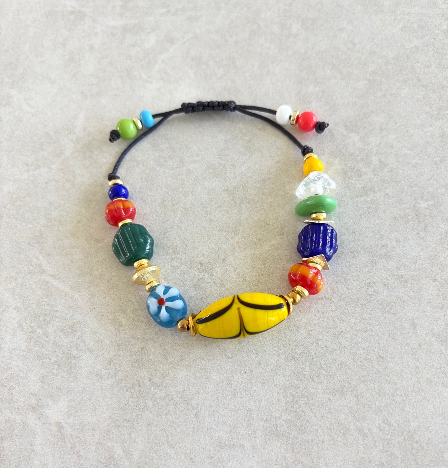 Pulseras cilindricas coloridas