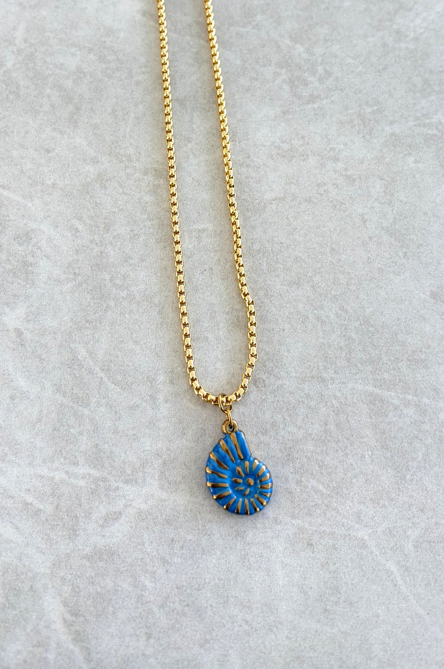 Cadena caracol en azul royal