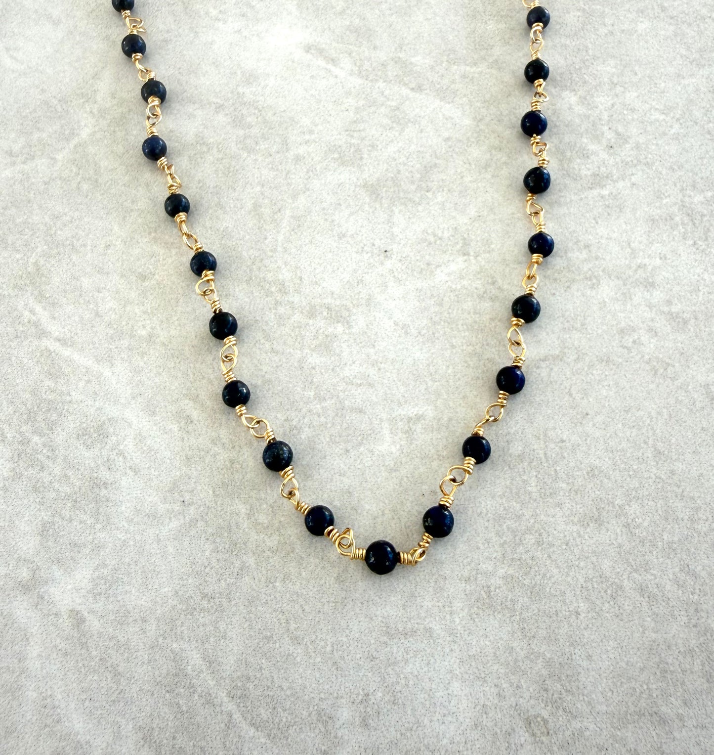 Choker alambrado lapizlazuli