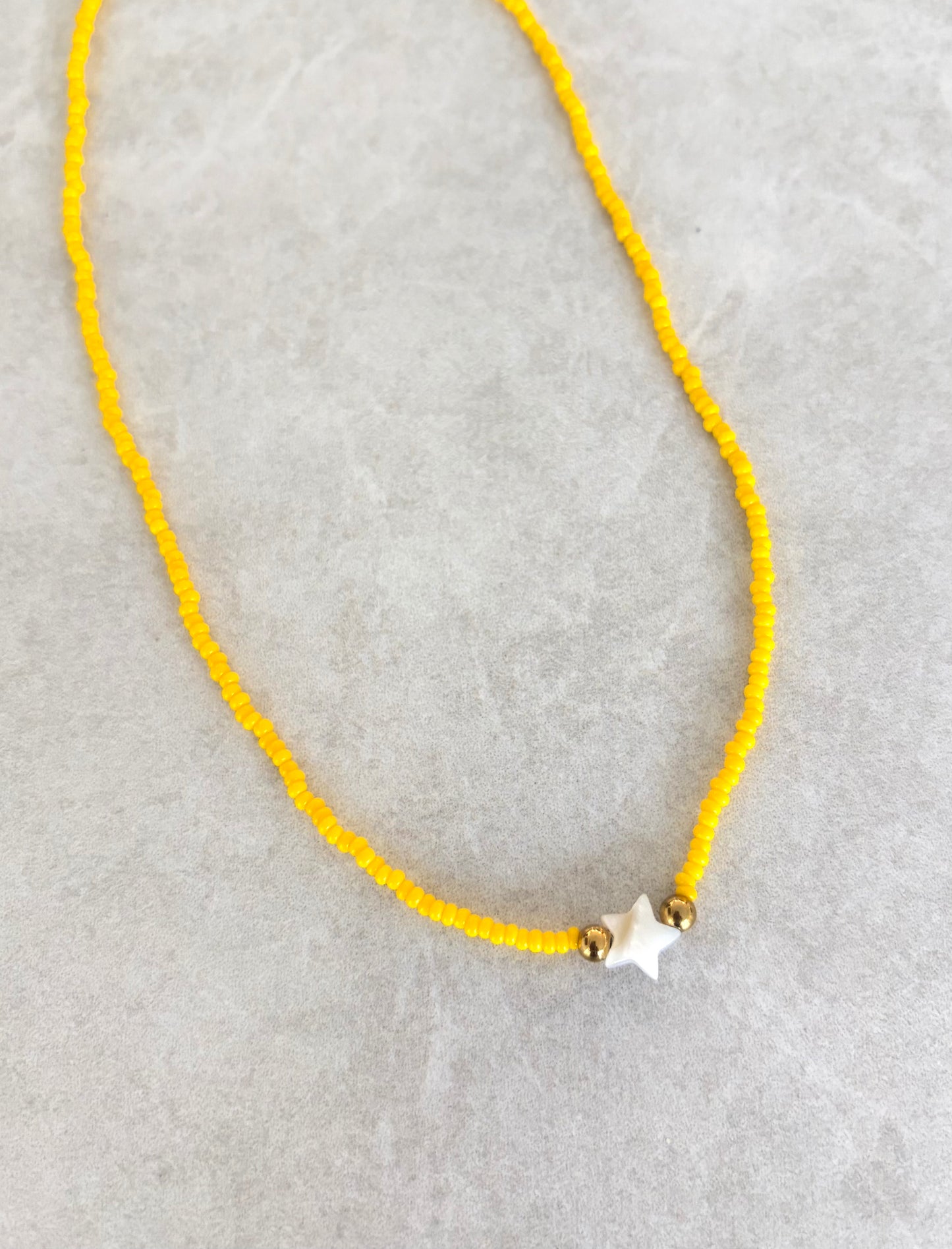 Choker seed bead y estrella en perla
