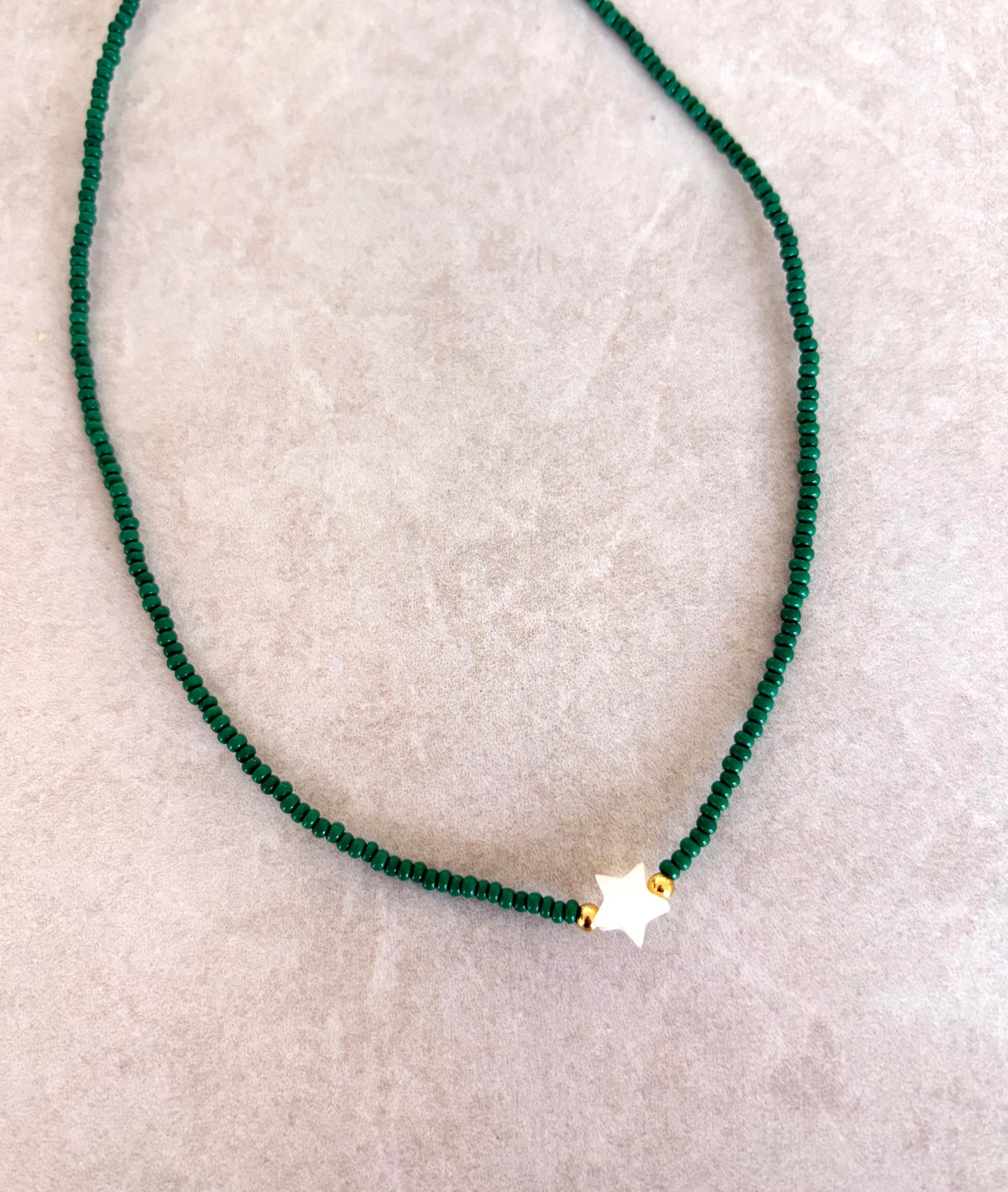 Choker seed bead y estrella en perla