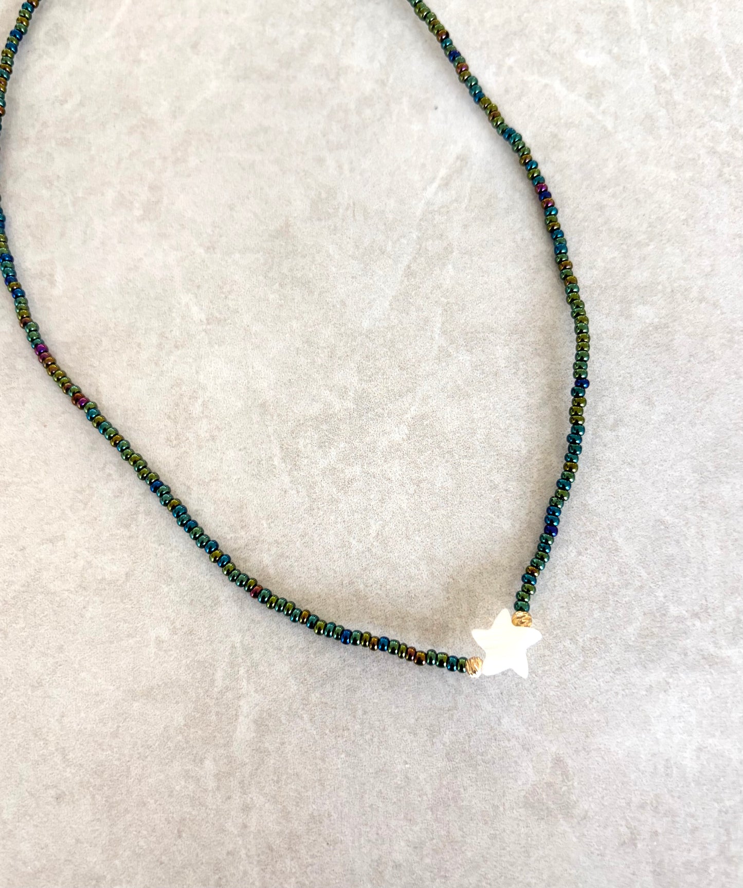 Choker seed bead y estrella en perla