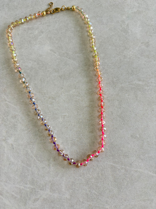 Collar hilo colorido