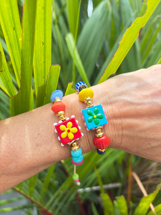 Pulsera florecitas en cuadritos
