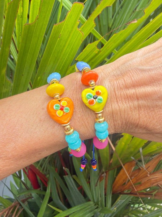 Pulsera corazón amarillo y naranja