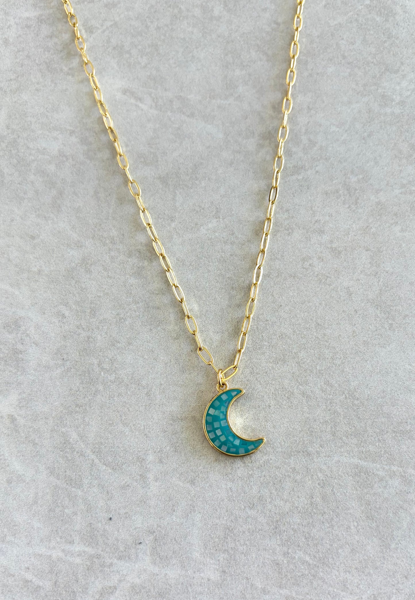 Cadena luna azul
