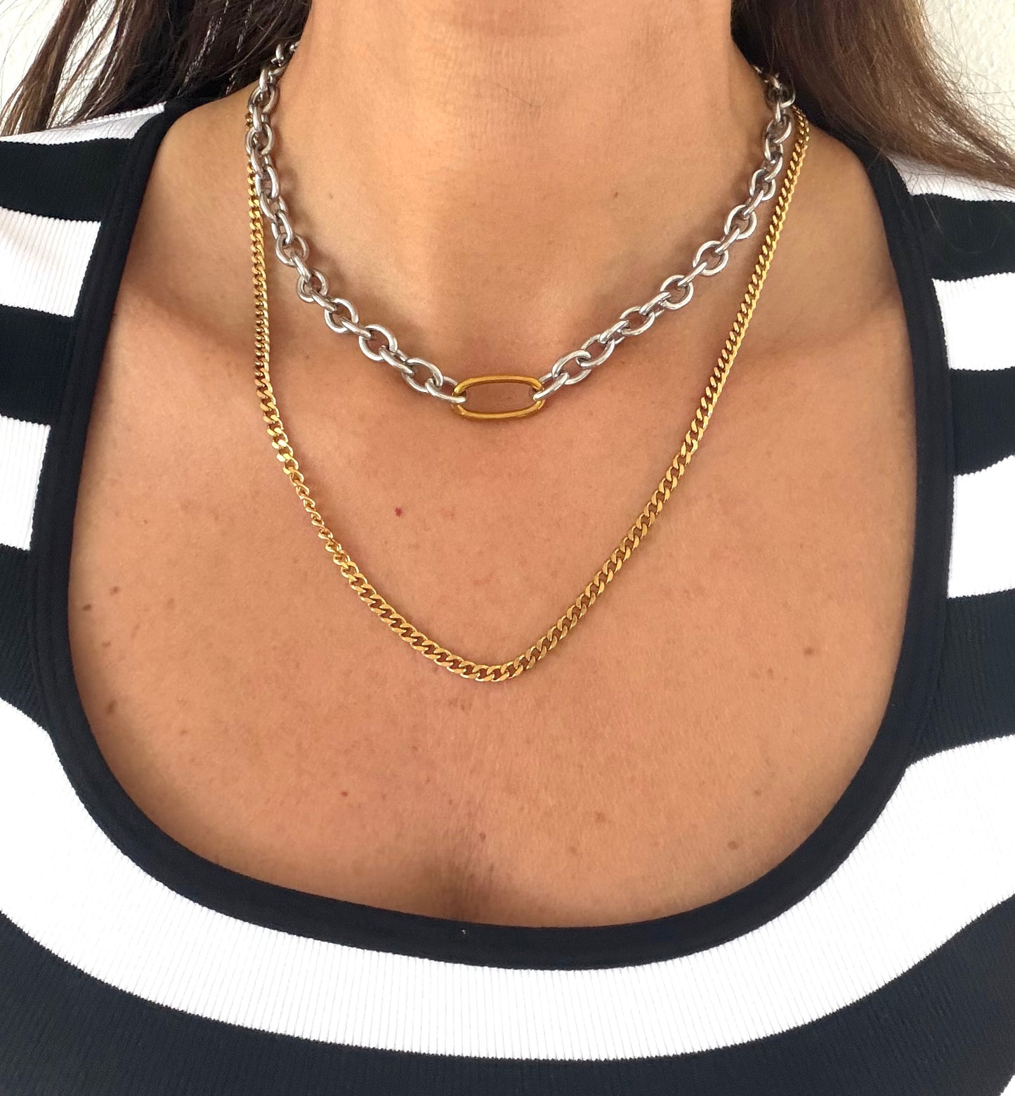 Cadena con paper clip al frente