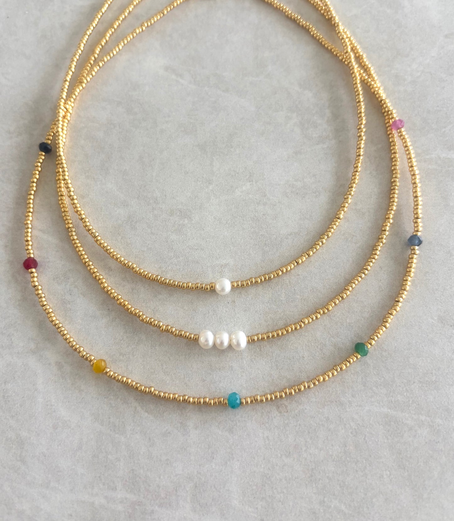 Choker seed bead dorado