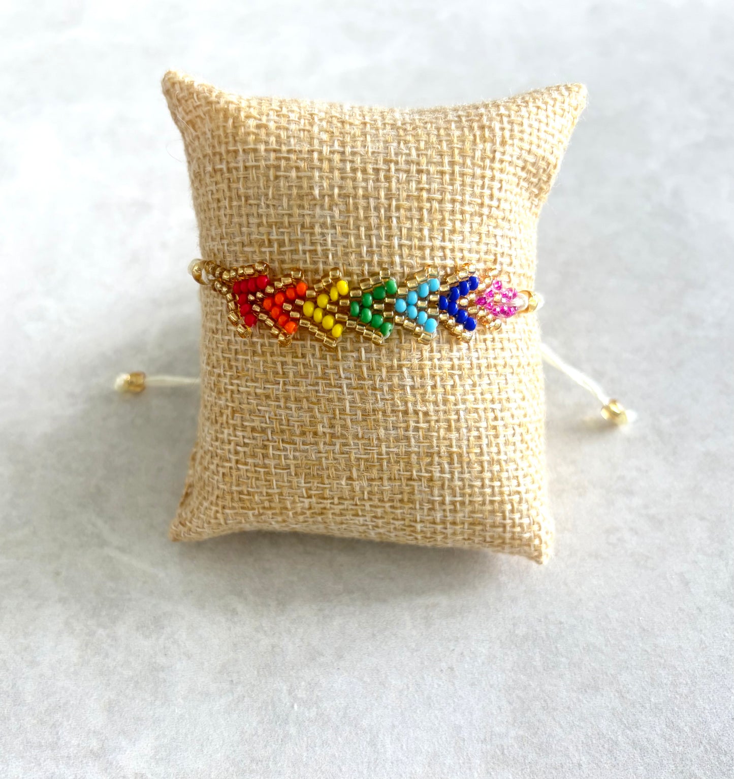 Pulsera flecha multicolor