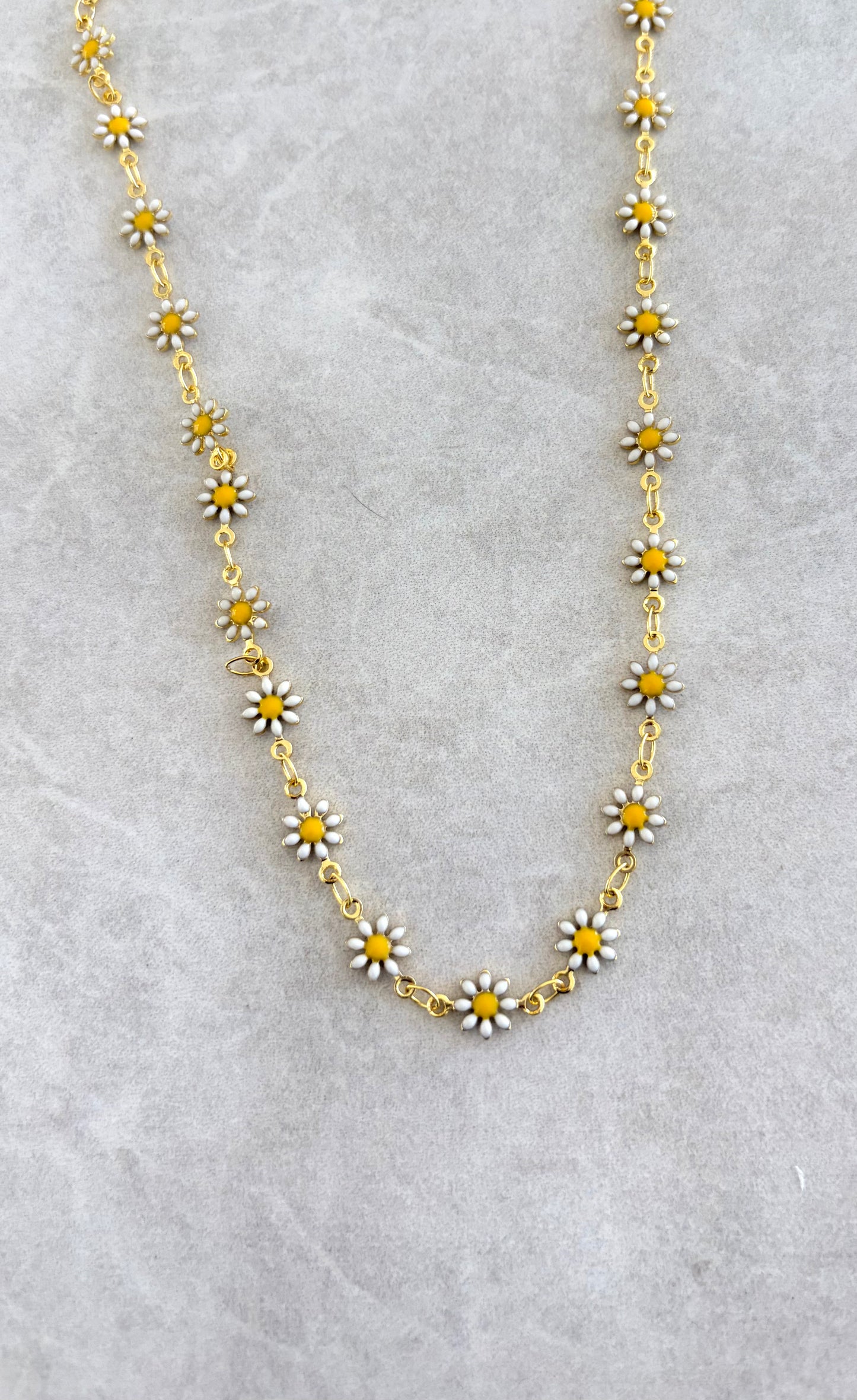 Cadena margaritas blancas