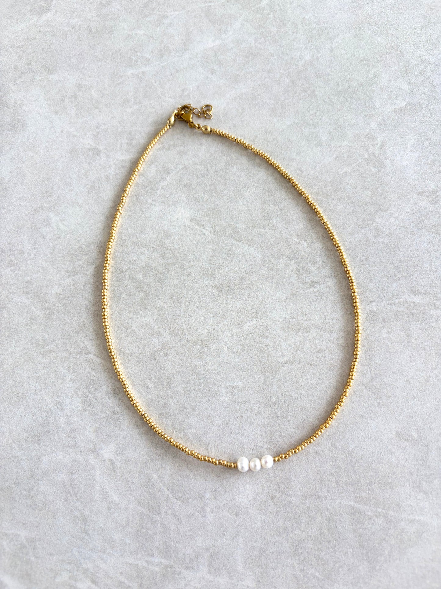 Choker seed bead dorado