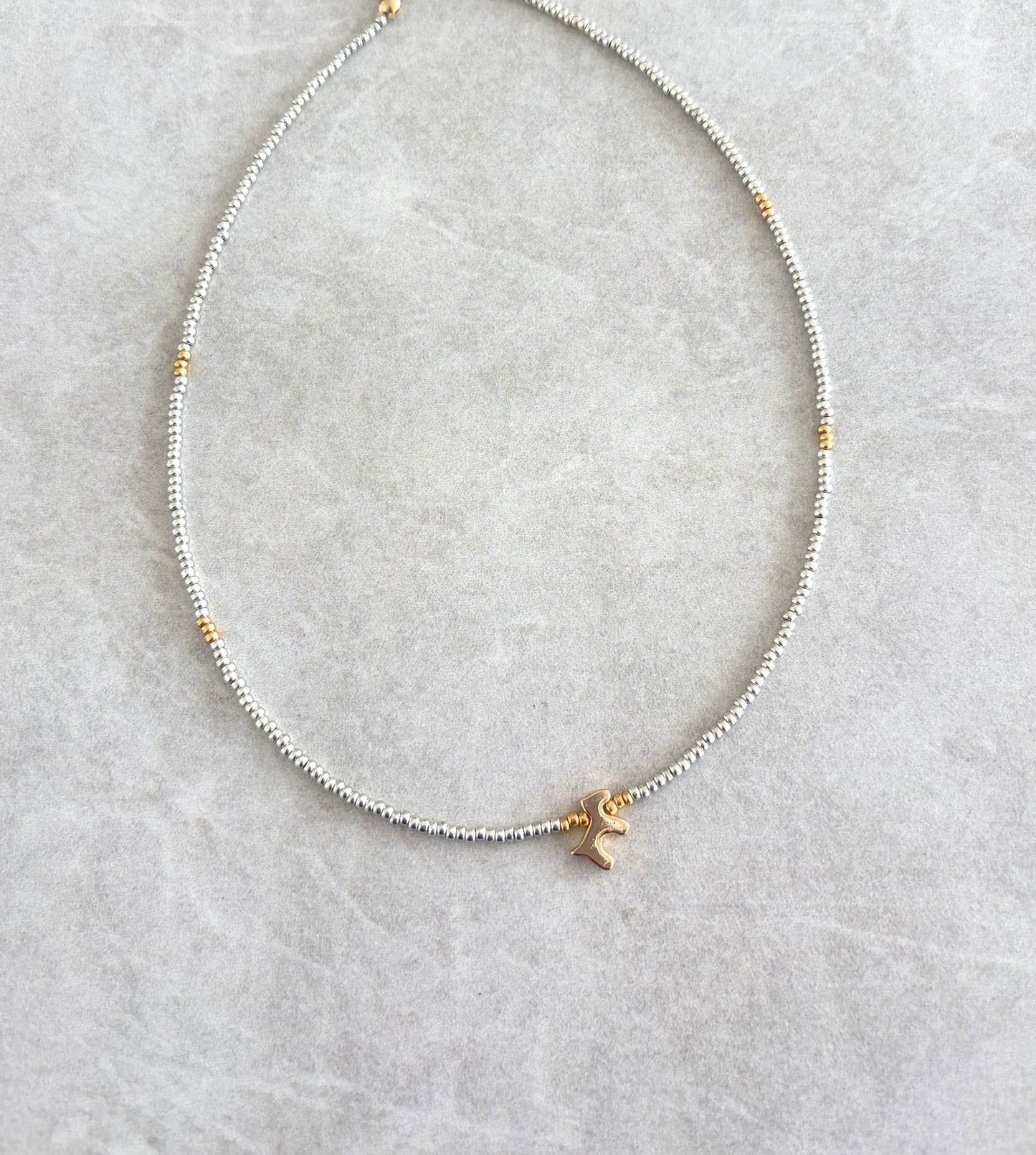 Choker seed bead plateado