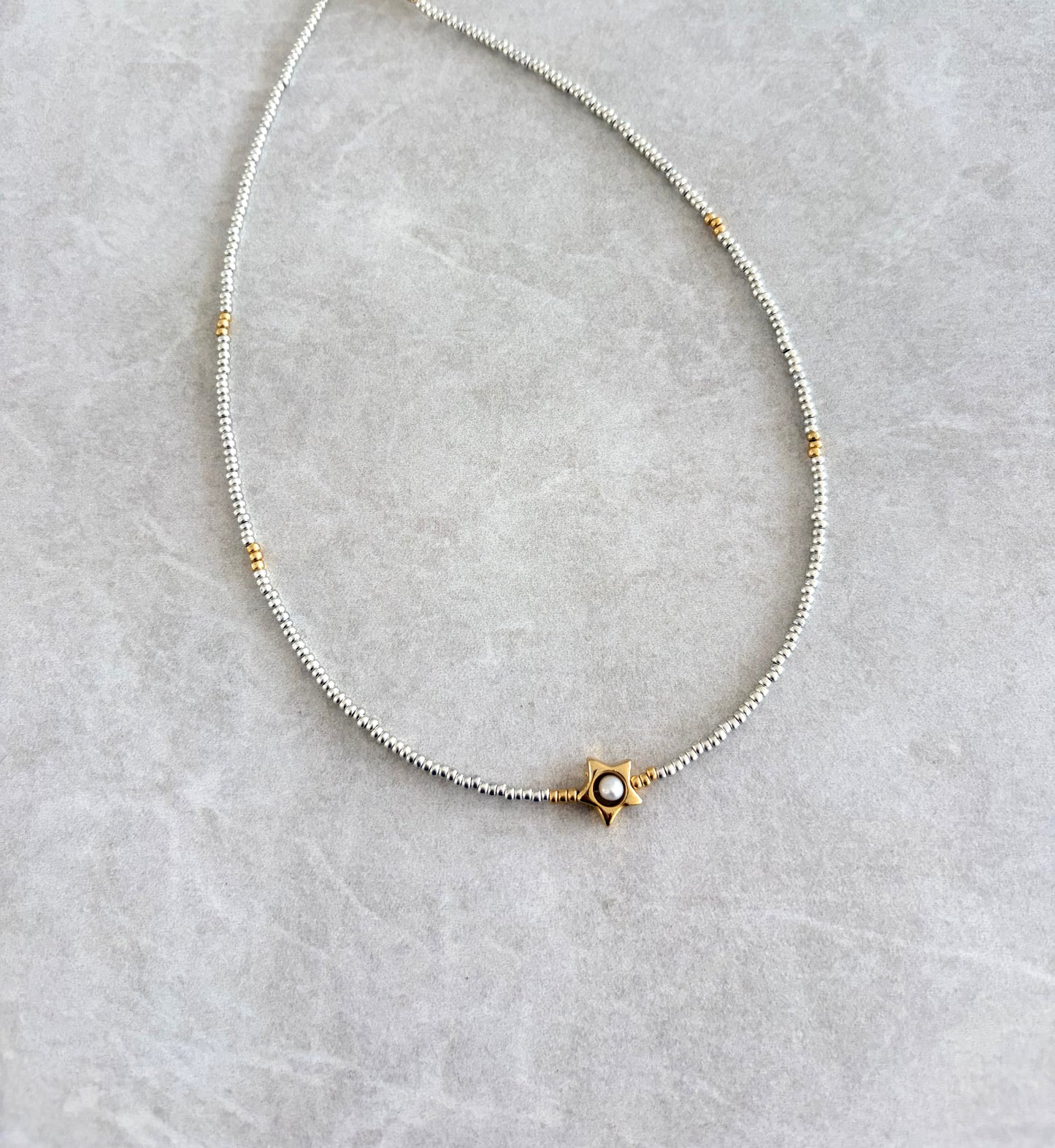 Choker seed bead plateado