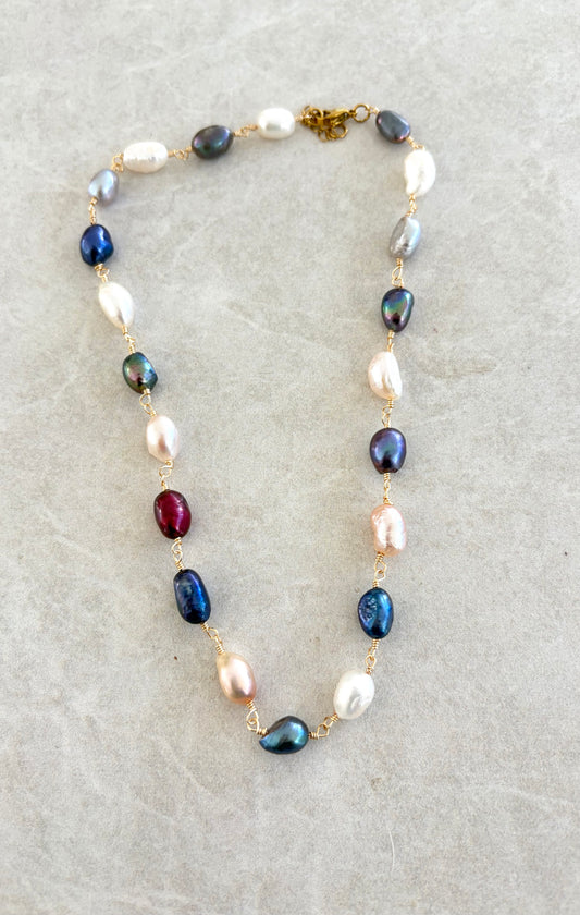 Collar alambrado en perla rice multicolor