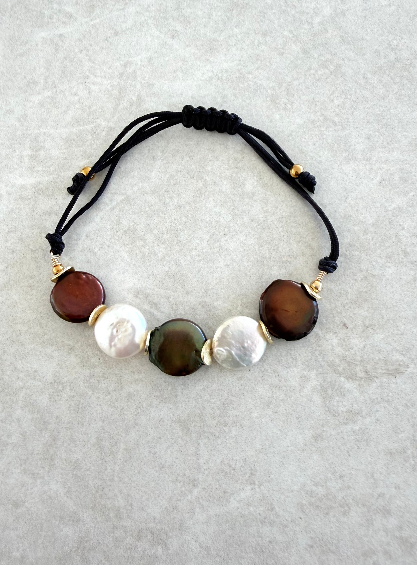 Pulsera ajustable perla redonda multicolor
