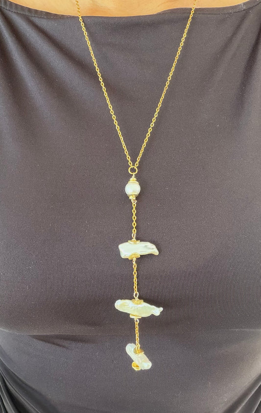 Collar perlas alargadas