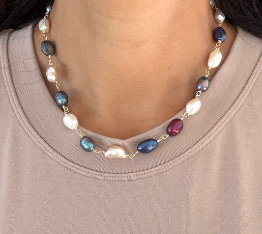 Collar alambrado en perla rice multicolor