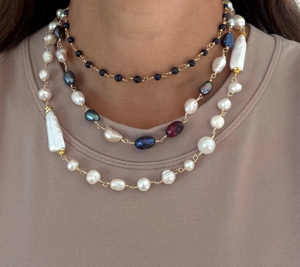 Collar perla asimétrica alambrada