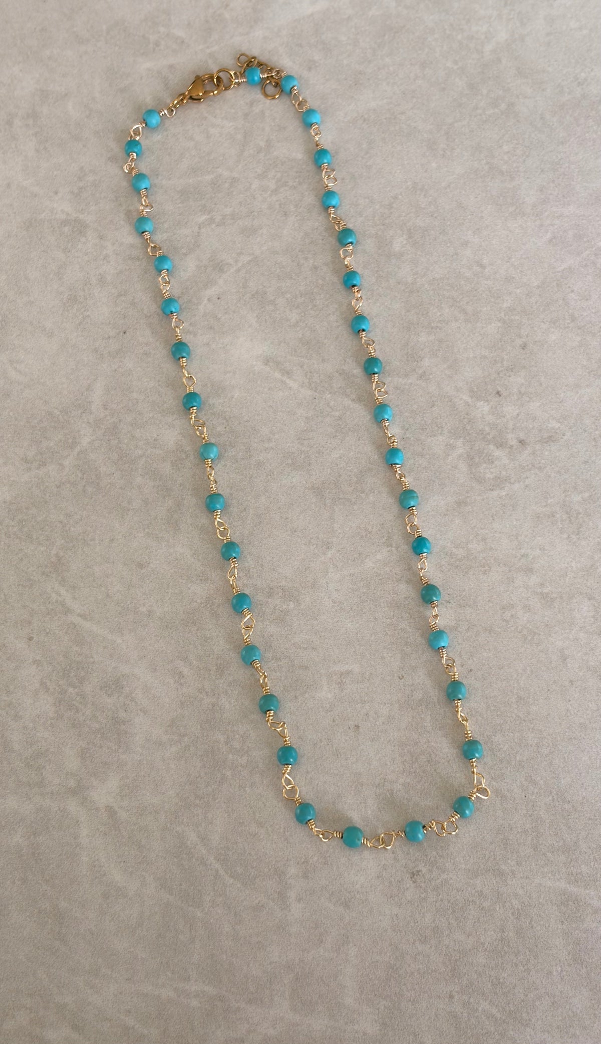 Collar Turquesa alambrado