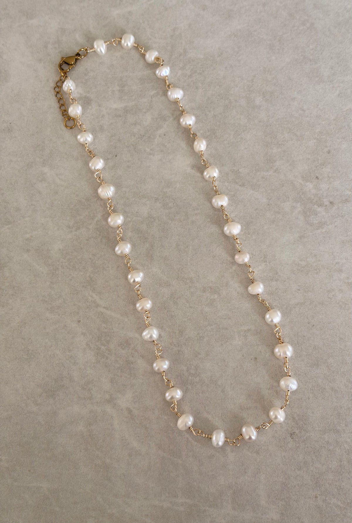 Collar alambrado en perla 3-4mm