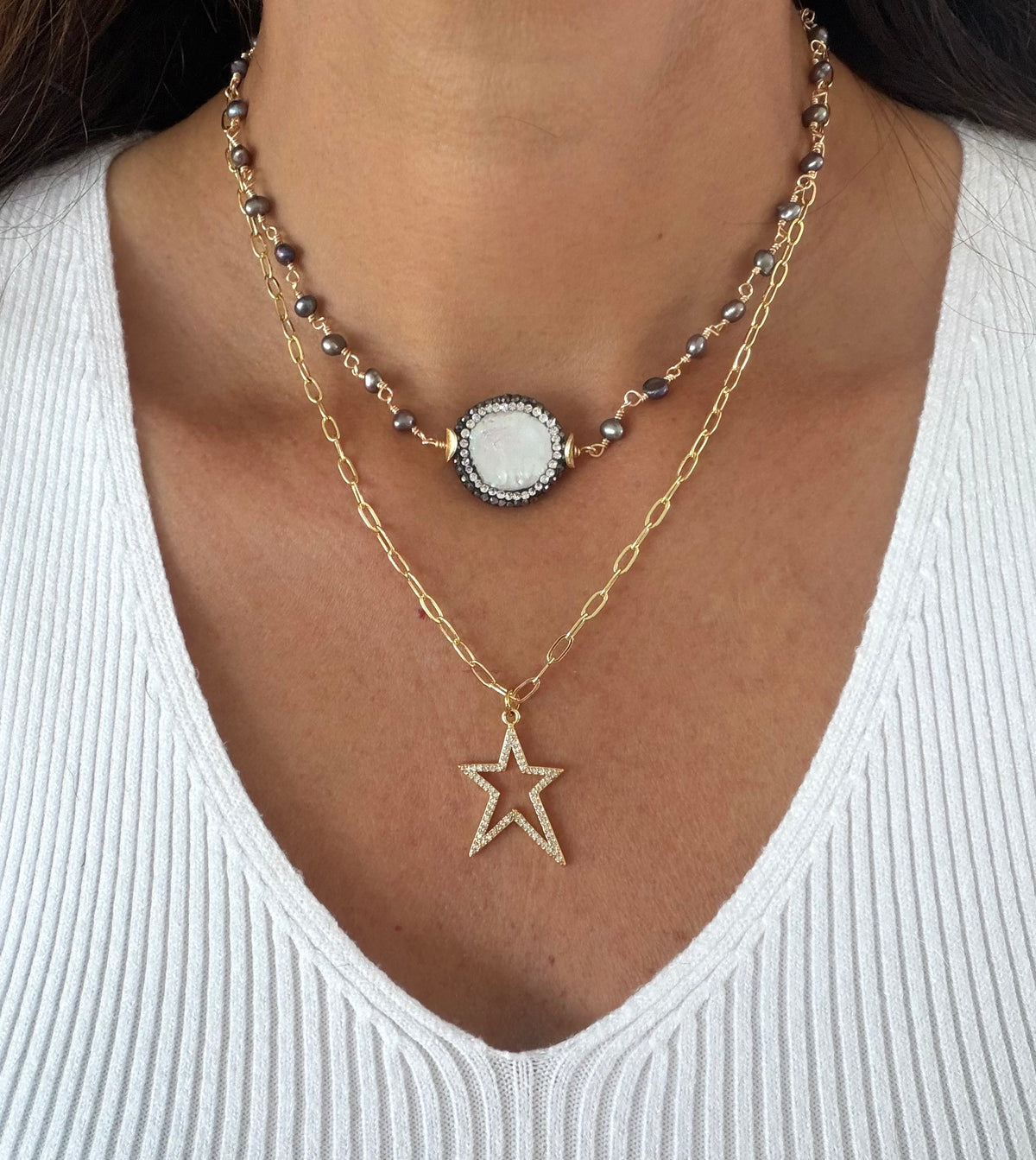 Collar alambrado con perla y rhinestone