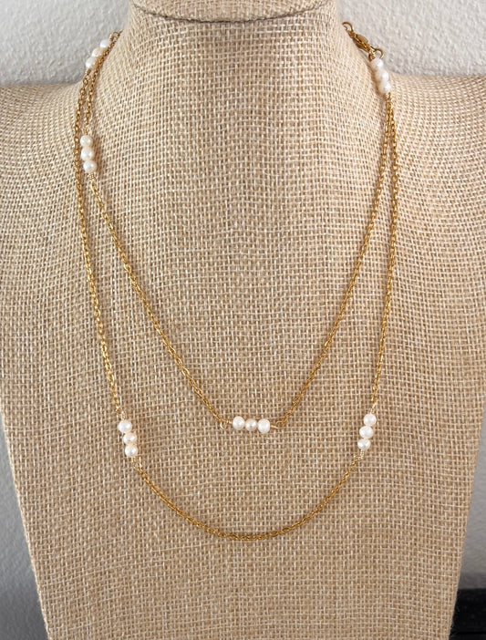 Collar alambrado con perlitas pequeñitas