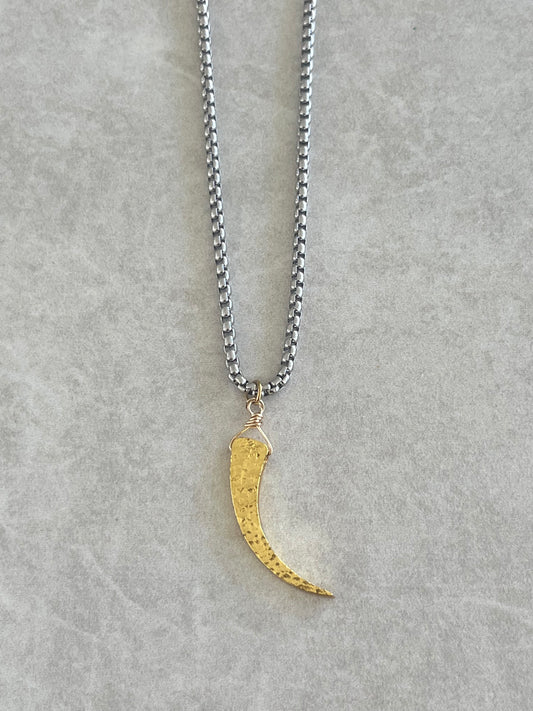 Cadena dos tonos con cuerno