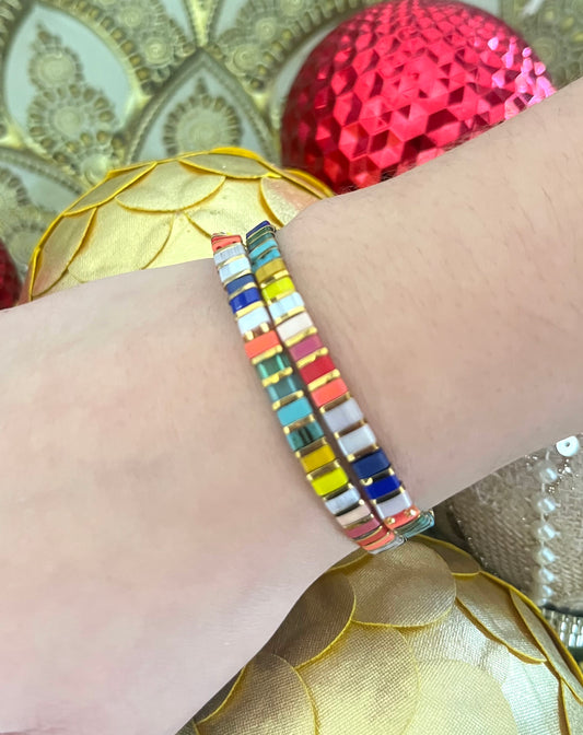 Pulsera cubito multicolor.