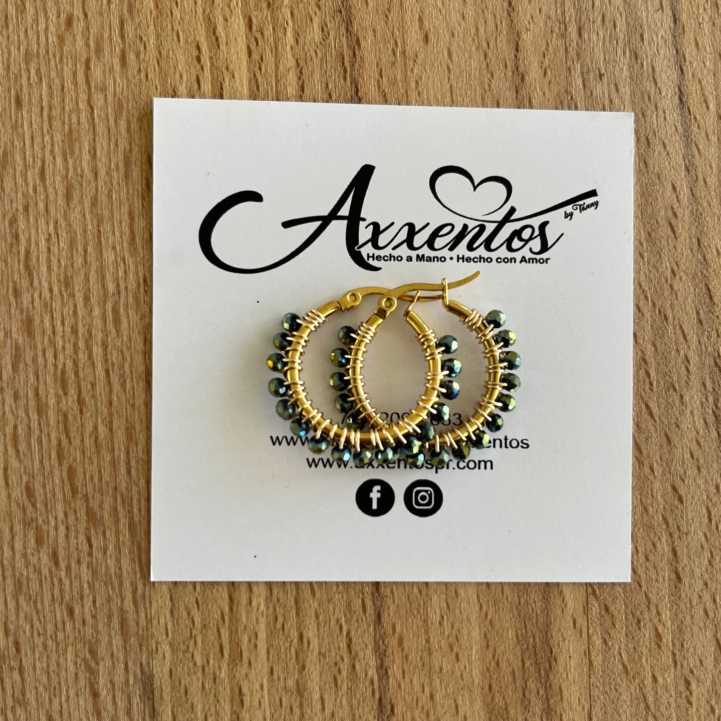 Small hoops earrings