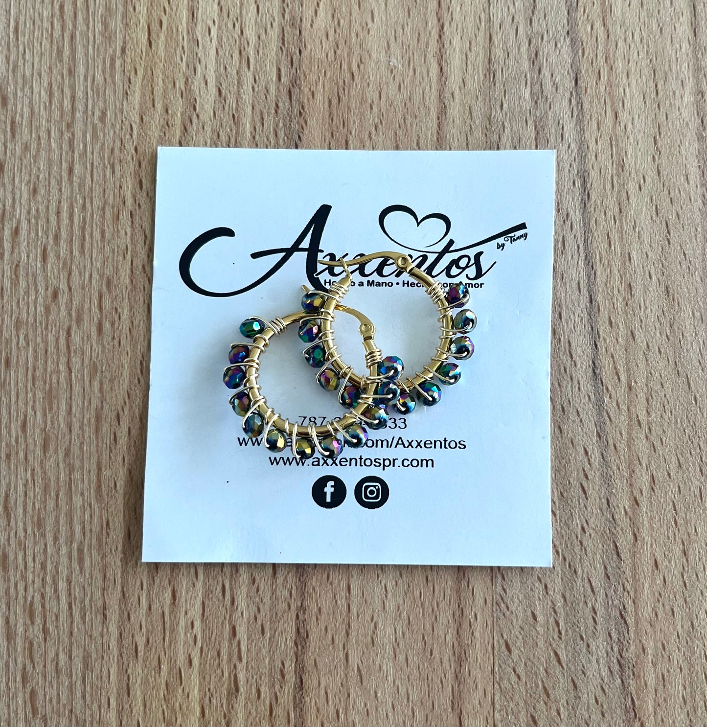 Small hoops earrings