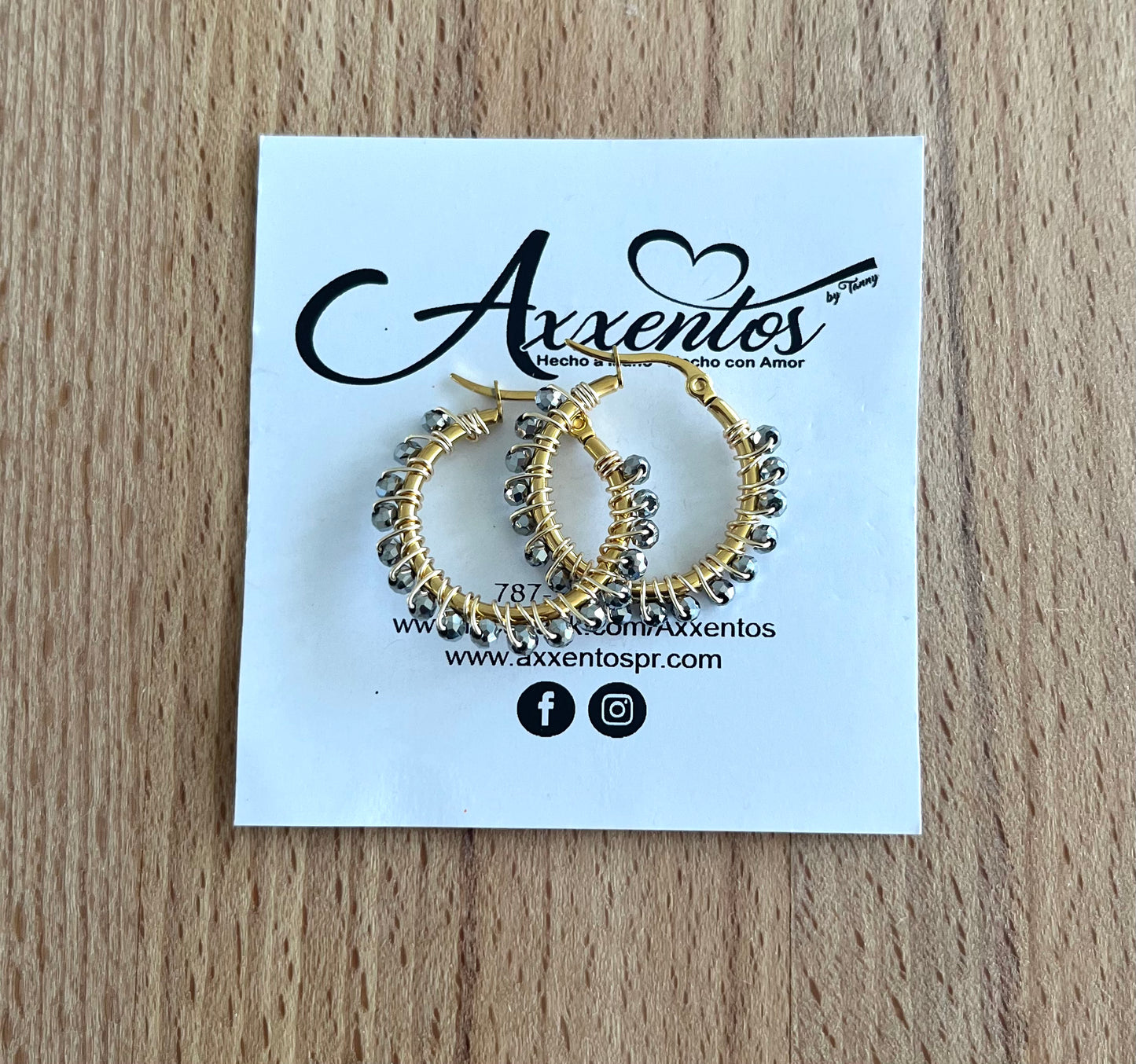 Small hoops earrings