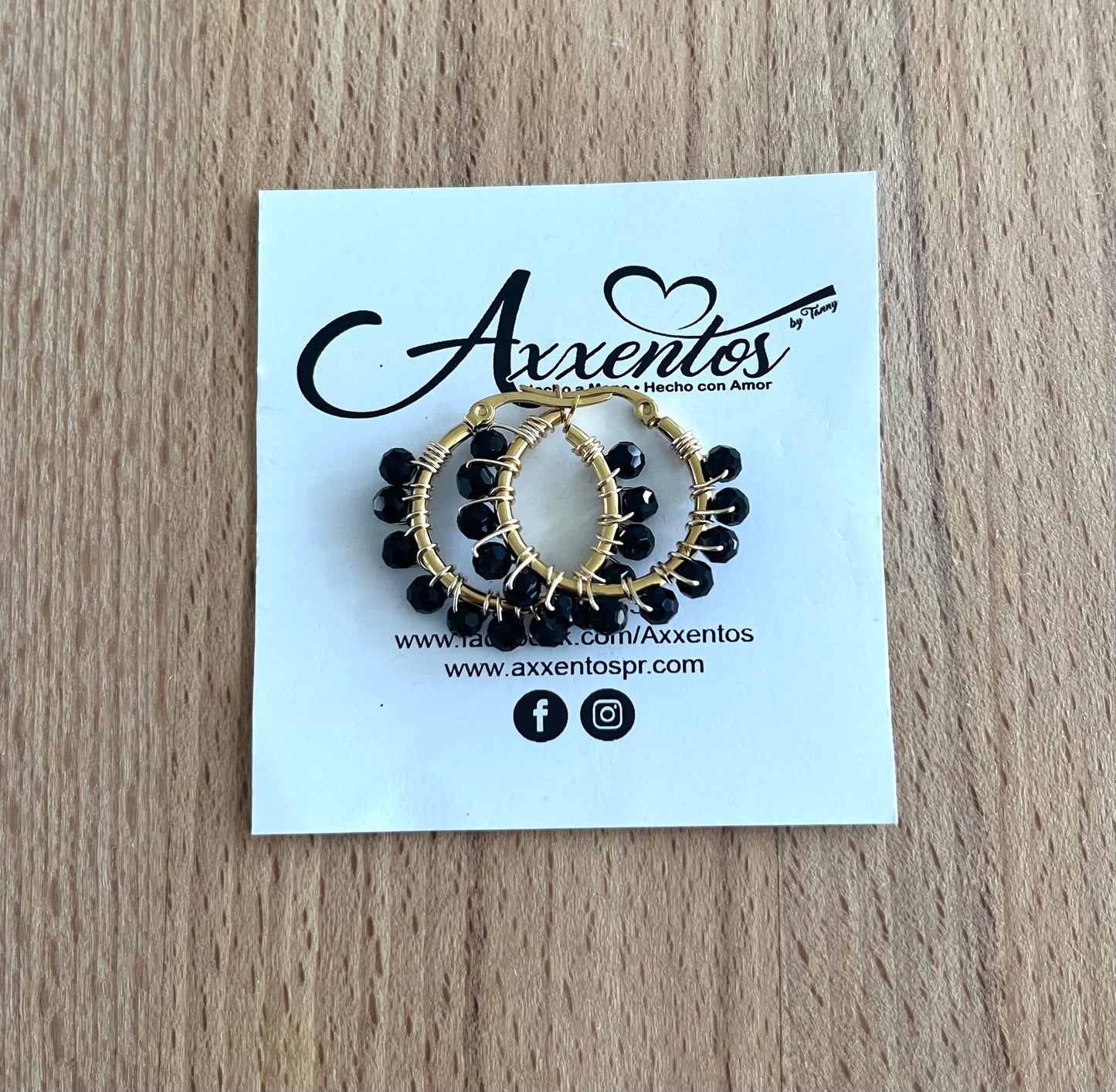 Small hoops earrings