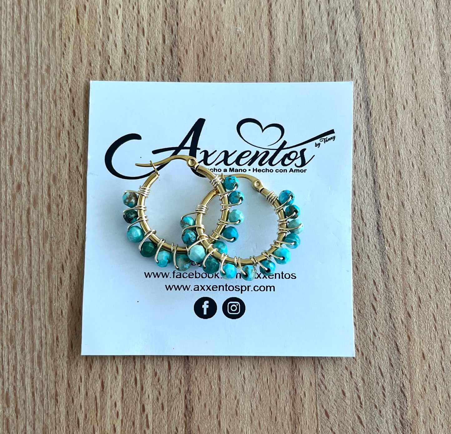 Small hoops earrings